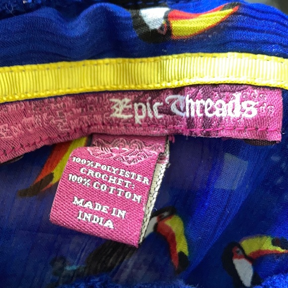 Button up shirt - Picture 3 of 3